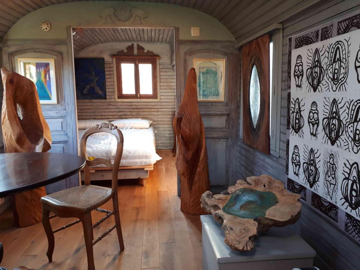 Goutroux Le Fond De La Biche Bed & Breakfast エクステリア 写真